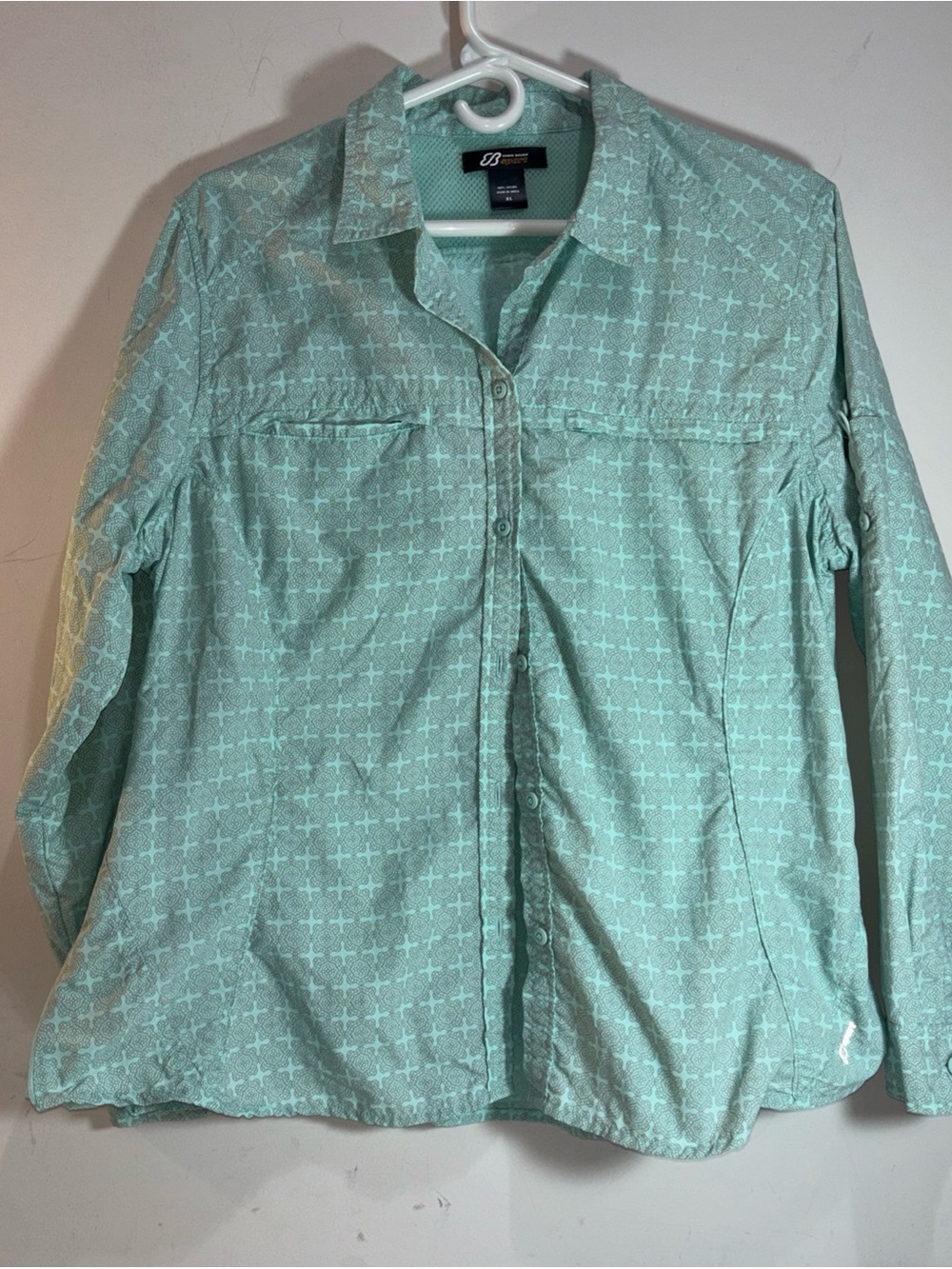 Eddie Bauer Women’s Vented Fishing  Mint Button-Up Shirt with Cross Pattern. 924